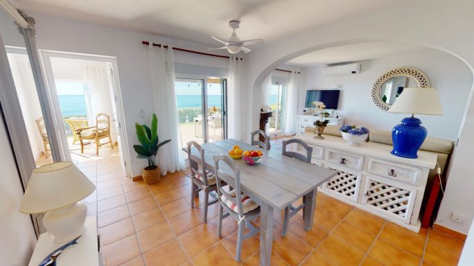 Open plan dining room